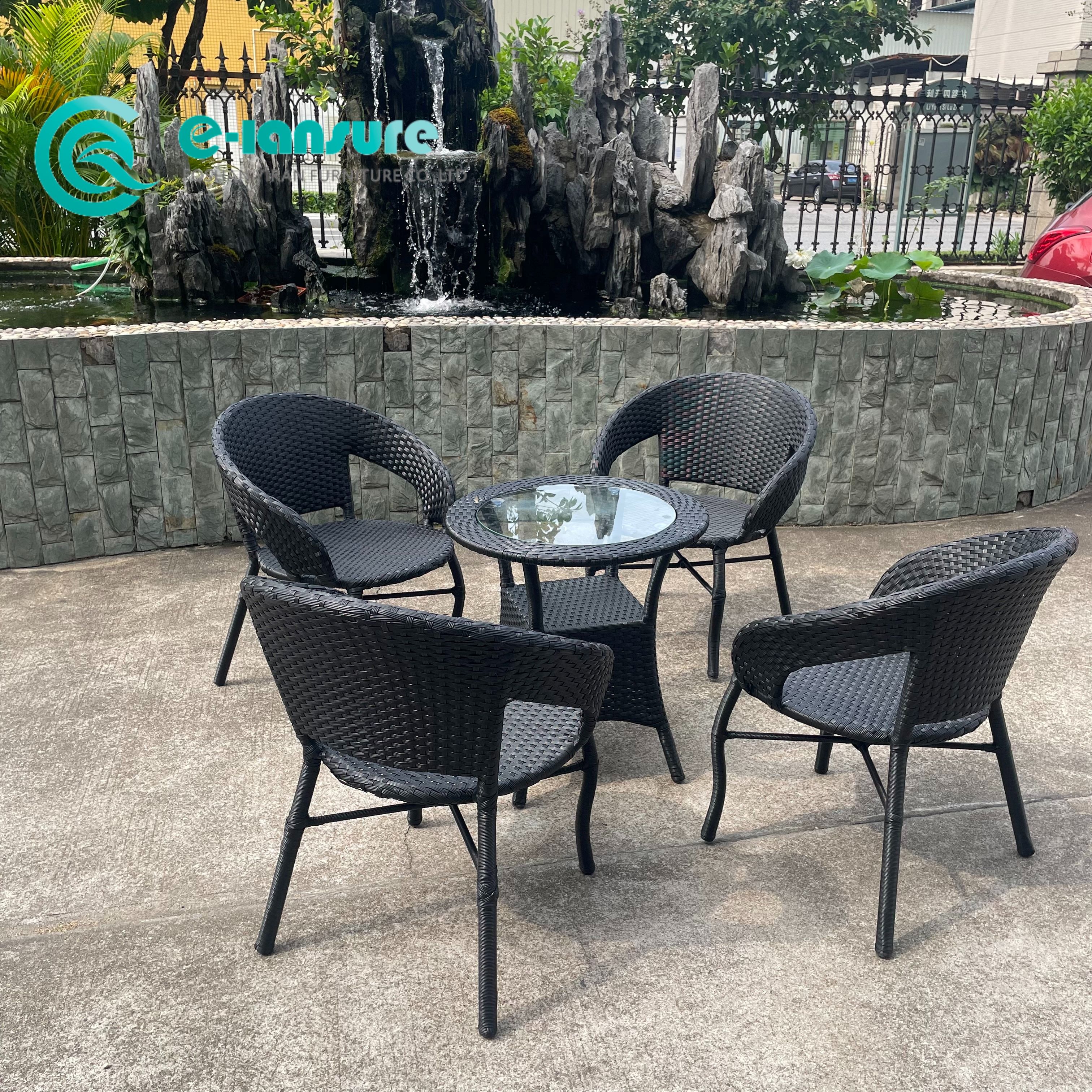 Ժամանակակից բացօթյա ճաշի կահույք Rattan ճաշի հավաքածու Երկարակյաց ալյումինե շրջանակի ճաշասենյակի աթոռ և կլոր սեղան տան պարտեզի բակի համար