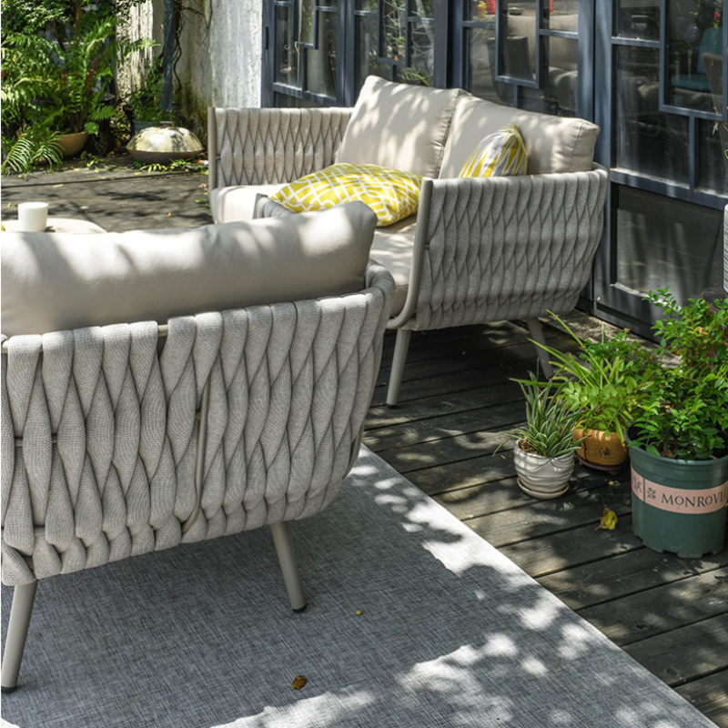Was ist besser: Terrassensofa aus Aluminium oder Aluminiumguss?