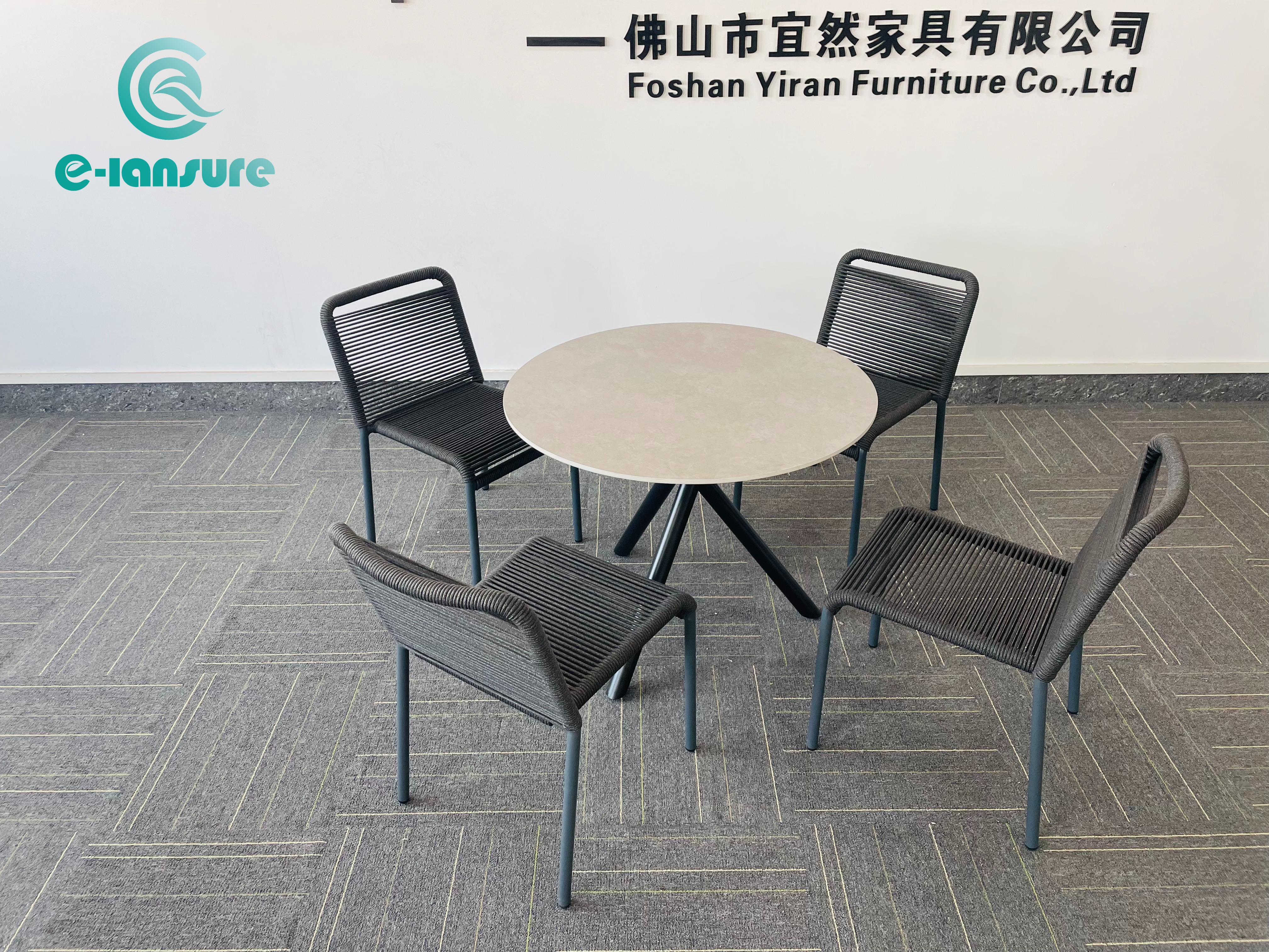 ວັດສະດຸຫຼືວັດສະດຸໃດແດ່ທີ່ເຈົ້າແນະນໍາສໍາລັບຕາຕະລາງກາງແຈ້ງ?