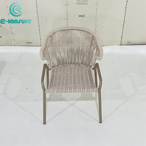 Noua colecție de mobilier de design, nou set de masă și scaune de grădină pentru exterior