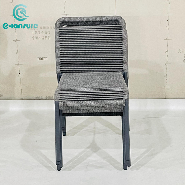 Minimalistische nieuwe meubelcollectie Zwarte armloze tuinstoelen Stapelbaar