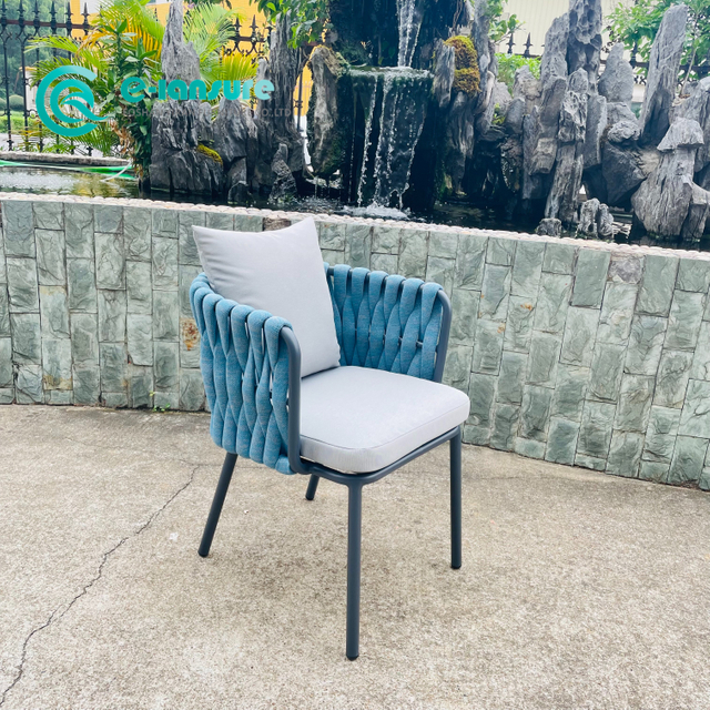 Elegant Garden Dining Furniture Ալյումինե շրջանակ Ճաշասենյակի Աթոռ Հյուսված պարանով Ներքնագավիթ Աթոռ Ջրակայուն բարձով Վիլլայի բակի համար