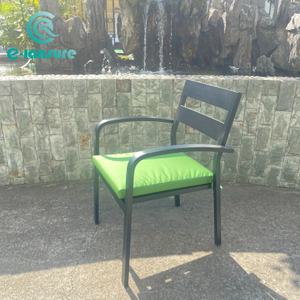 Елегантан трпезаријски намештај на отвореном, квалитетан алуминијумски оквир, црна трпезаријска столица са столом за кућну вилу