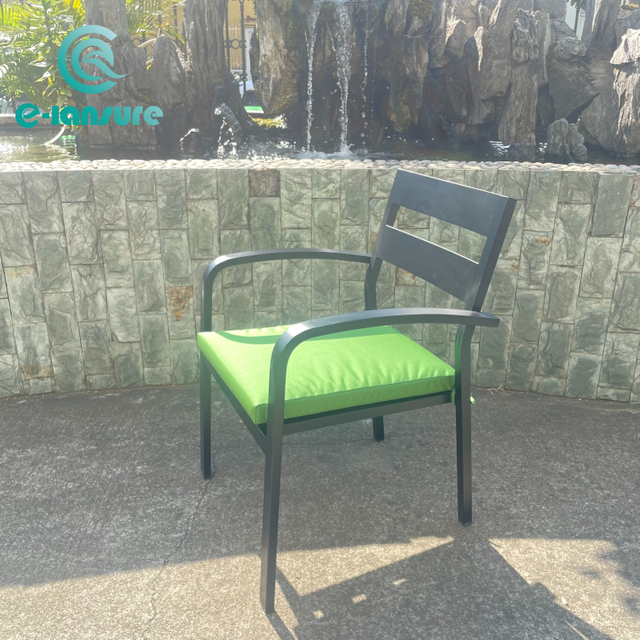 Stylish Outdoor Garden Dining Furniture Good Quality Aluminium Frame Black Dining Chair Cum Table Set For Home Villa