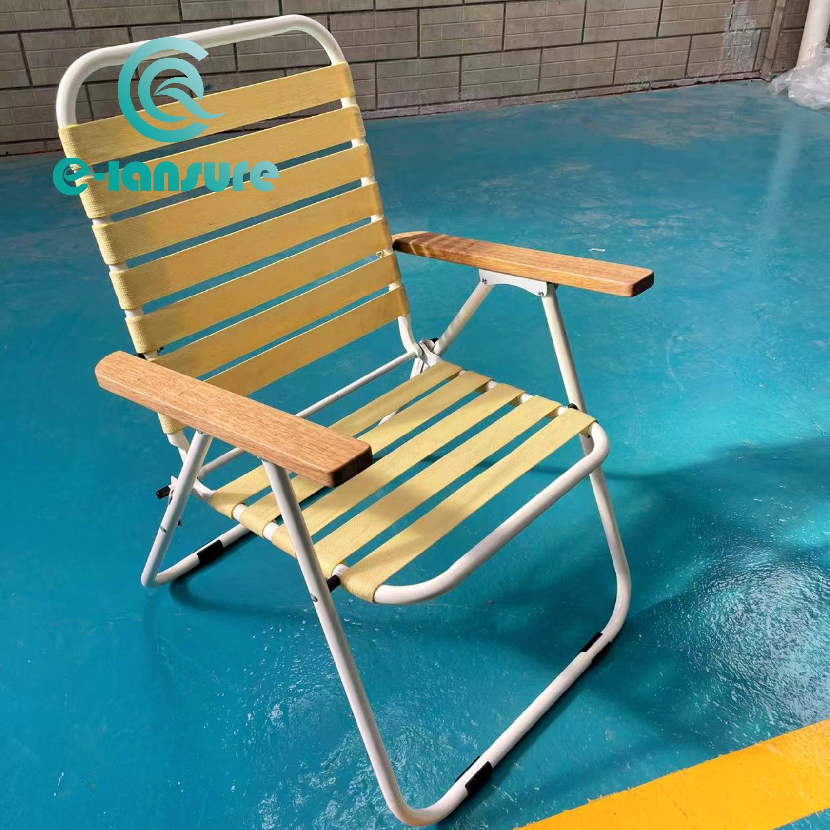 Sedia pieghevole all'aperto alla moda telaio in alluminio sedia da spiaggia gialla per bordo piscina