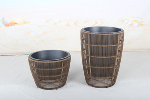 Rjav PE okrogel cvetlični lonec iz ratana z notranjo posodo