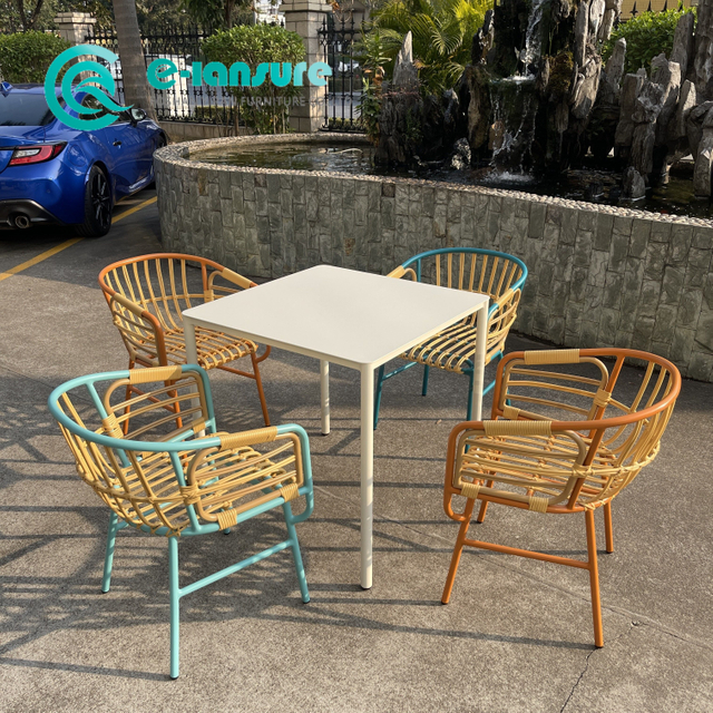 Furnitur Makan Luar Ruangan Pabrik Rangka Aluminium Lapisan Serbuk Harimau Berkualitas dan Kursi Makan Rotan Set Makan Teras Unik untuk Restoran Taman