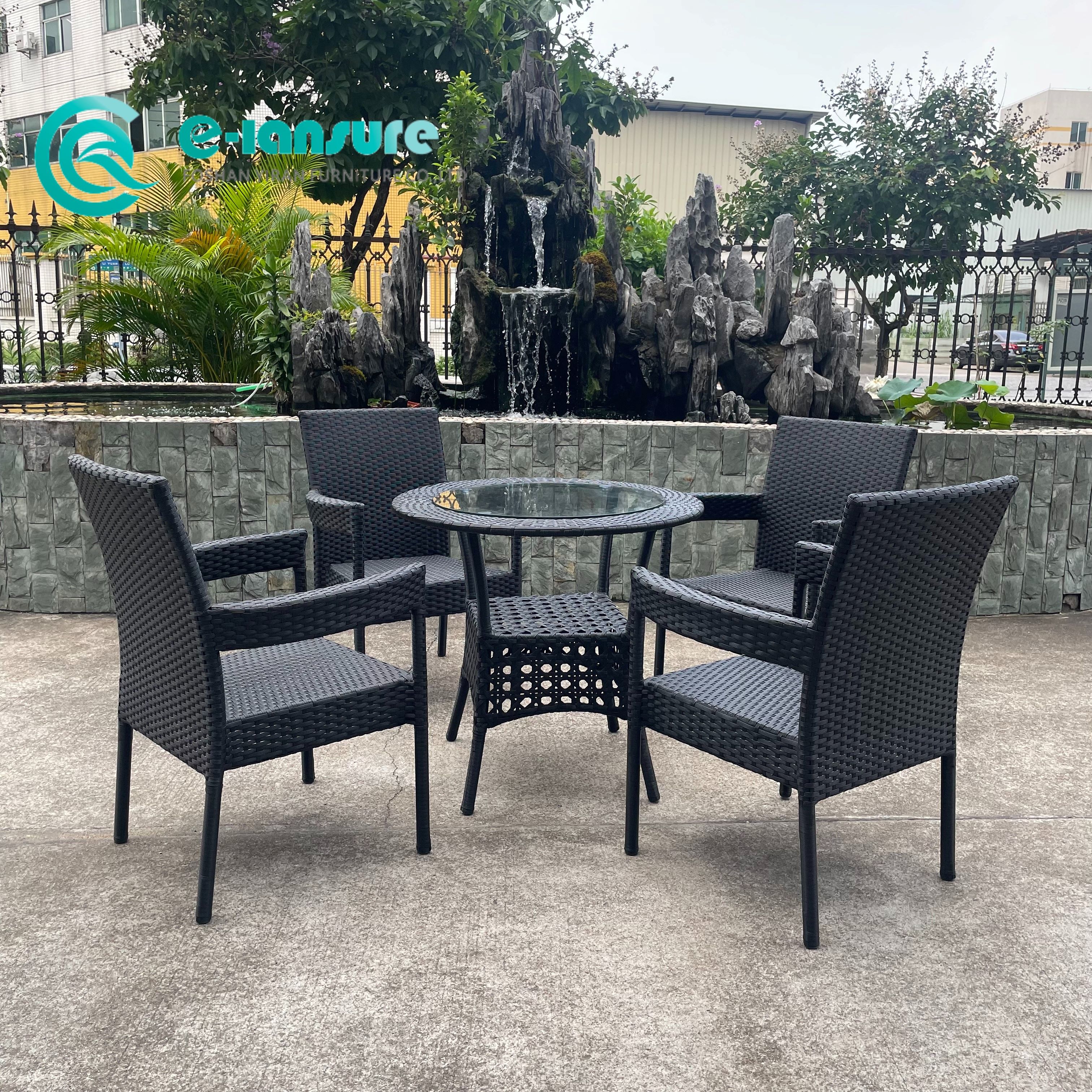 Meble ogrodowe w stylu klasycznym Jakość Rama aluminiowa Krzesło i st&oacute;ł do jadalni Czarny Rattan 4 + 1 Zestaw do jadalni do restauracji z patio na świeżym powietrzu