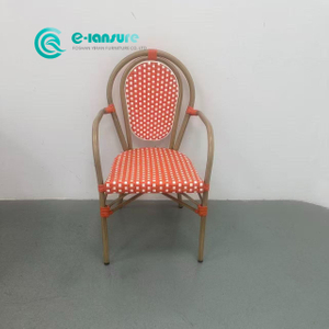 Sedia da pranzo con struttura in alluminio per mobili da pranzo all'aperto diretta in fabbrica con set da pranzo in rattan intrecciato in rattan 2+1 per il ristorante della villa domestica