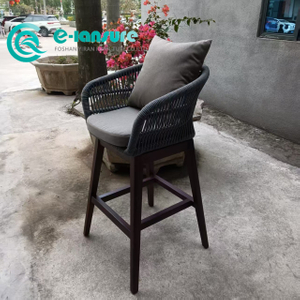 Көтерме бақша жиһазы тик ағаштан жасалған биік бар орындық тоқылған арқан бар орындық қонақ үй курортының Патио үшін су өткізбейтін жастығы бар