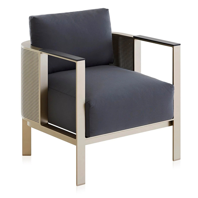 Set med 4 soffset i borstad aluminium utomhus