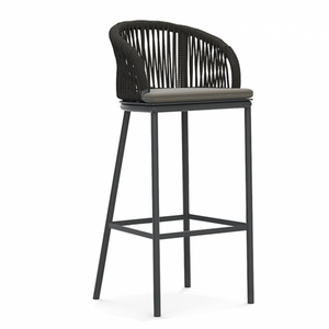 Kurvformad utomhusbarstol i svart rep