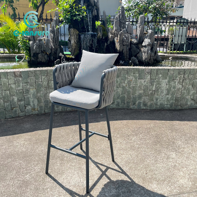 סדרת רהיטים למכירה חמה בחוץ כיסא בר גן גבוה גב עם כרית