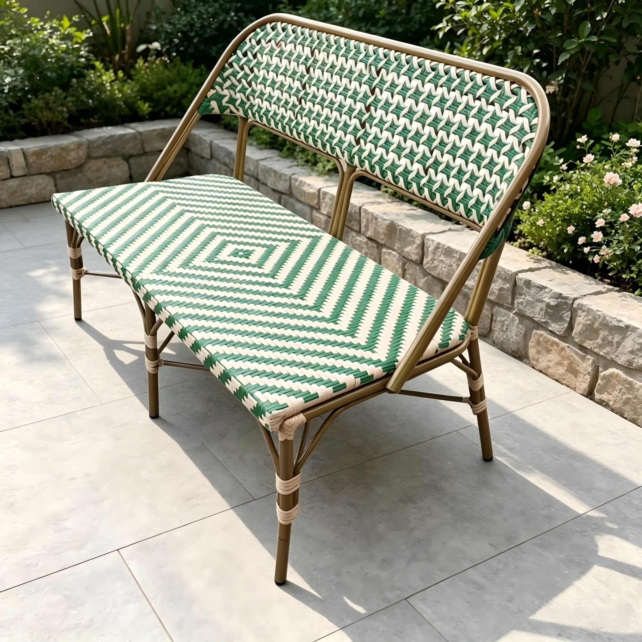 Mobili da esterno contemporanei Panca da giardino con struttura in alluminio resistente Panca lunga in rattan intrecciato elegante
