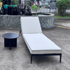 လက္ကား ပြင်ပ Sun Lounger Aluminum Frame Chaise Lounge Chair Poolside Sunbed နှင့် Hotel Resort အတွက် Tea Table Set